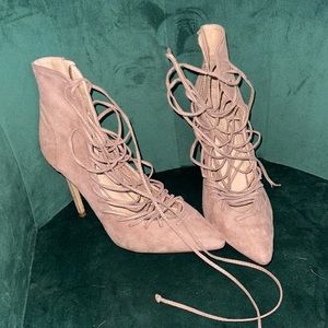 Lola Shoetique Mauve Pointed-toe Heels w/ Ties